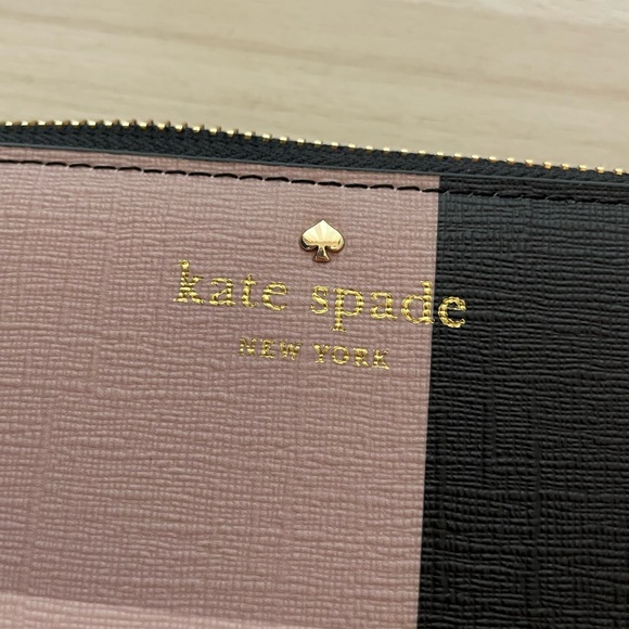 LIKE NEW Kate Spade Wallet - Full Sized Continental Wallet Colorblock Red, Black - Picture 8 of 14